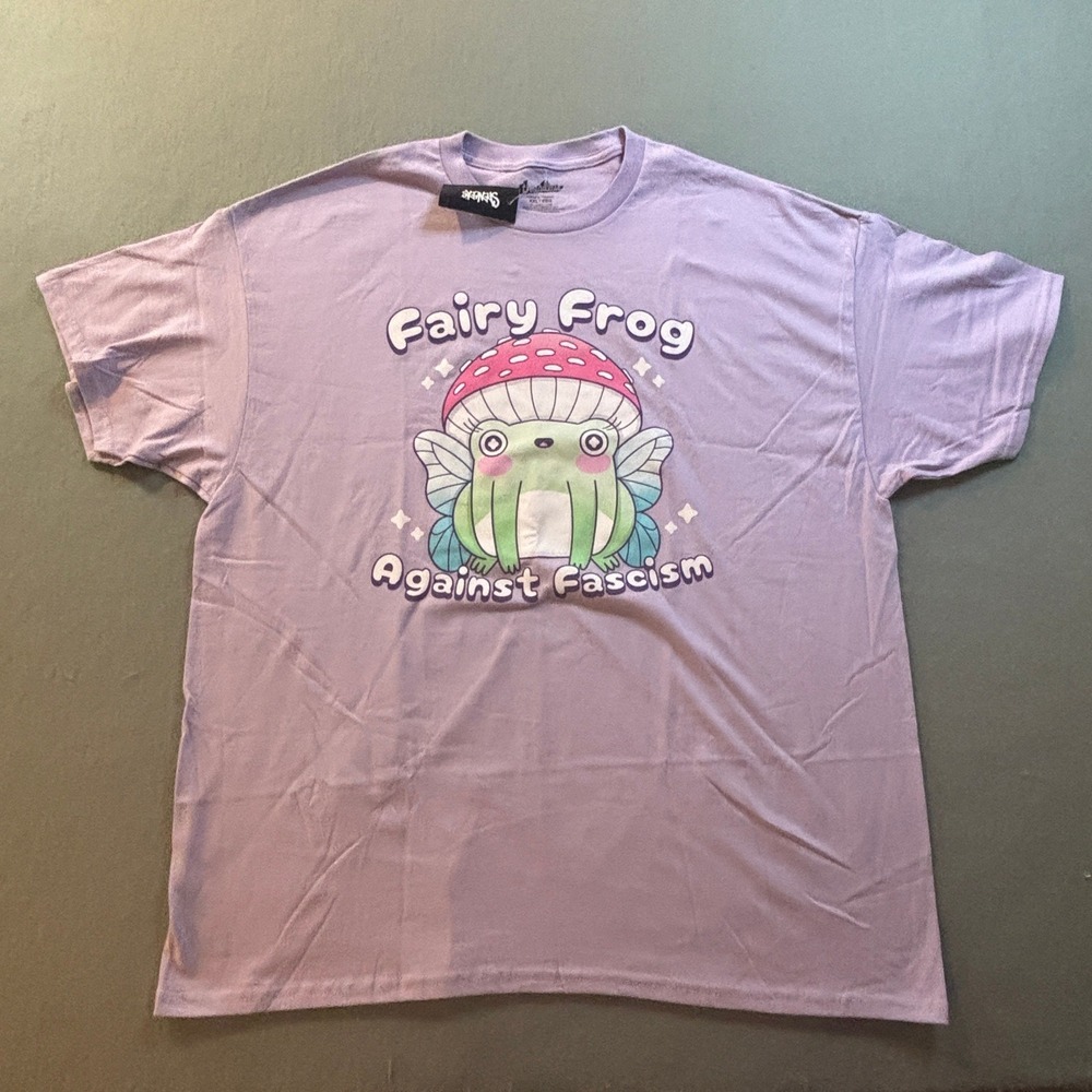 Threadless Fairy Frog Against Fascism Graphic Tee Mens XXL Purple Cottagecore